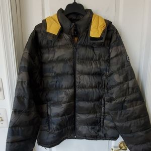 Mens XL Camo packable- Abercrombie and Fitch